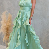 Vestido maxi de cuello halter con cintura entallada y volantes