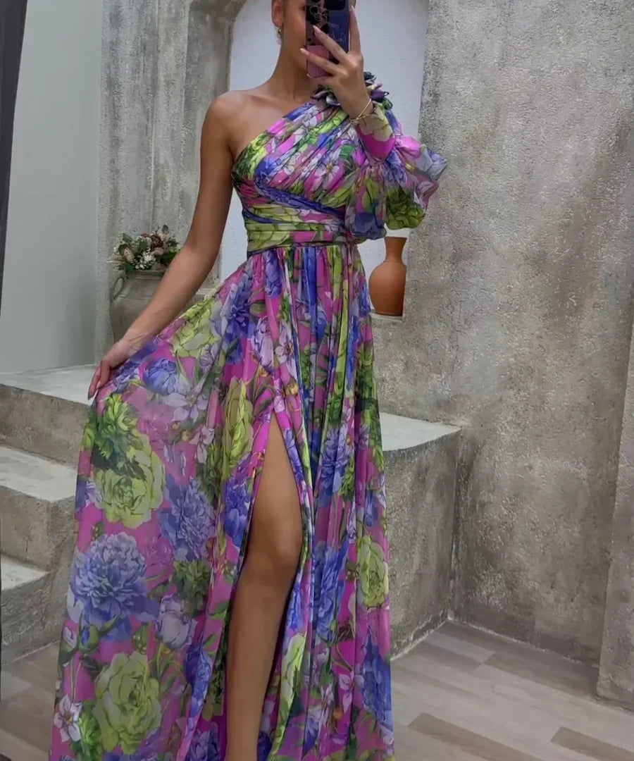 Whitney - Elegant and Flowing Dress