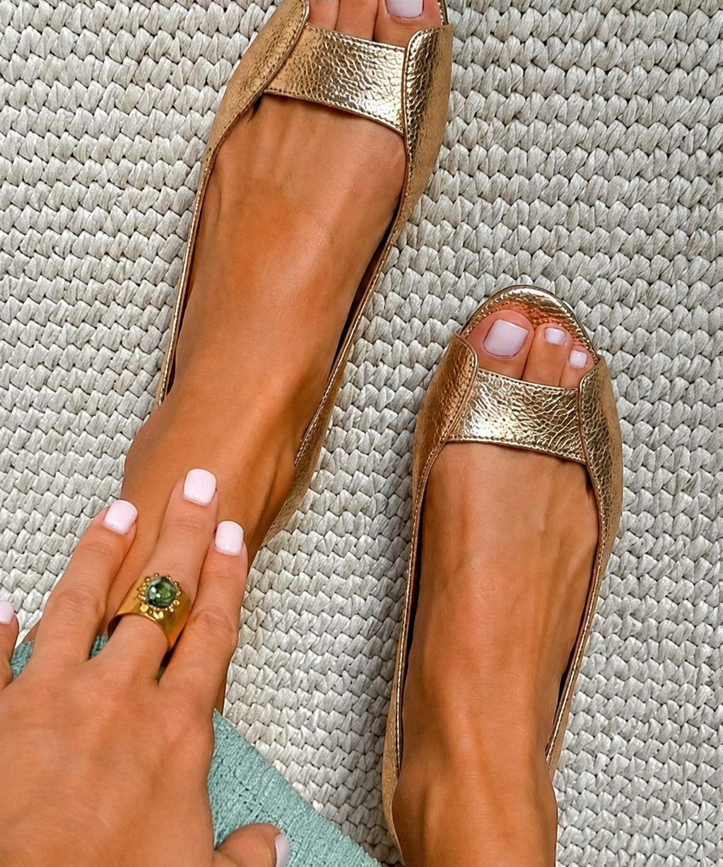 Adelina | Arany Comfort Chic Szandál