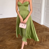 Liora | Elegáns Midi Ruha Pántok Nélkül