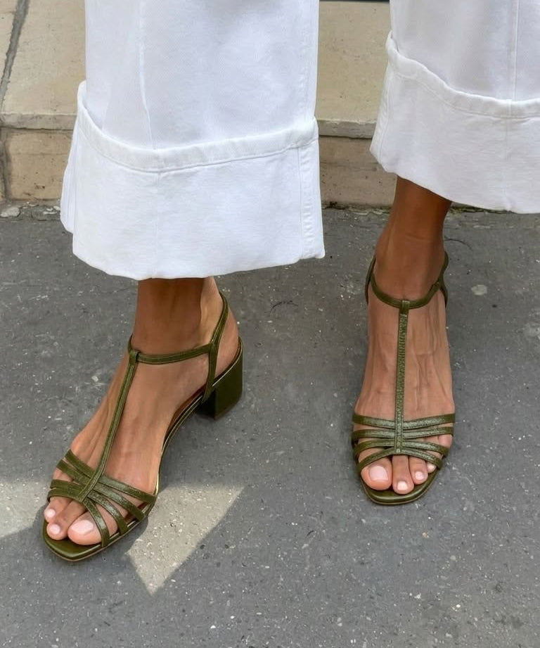 Allegra | Arany Szandálok Mindennapi Elegancia